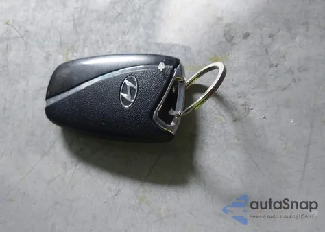 2017 Hyundai Santa Fe Sport 2.0T z USA, uszkodzony, nr VIN 5XYZUDLA9HG491309